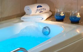 Avantis Suites Hotel